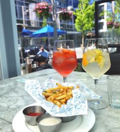 Earls Kitchen + Bar – Station Square