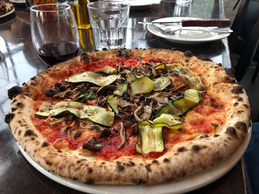 Queen Margherita Pizza: Address, Photo, Menu - Food Link